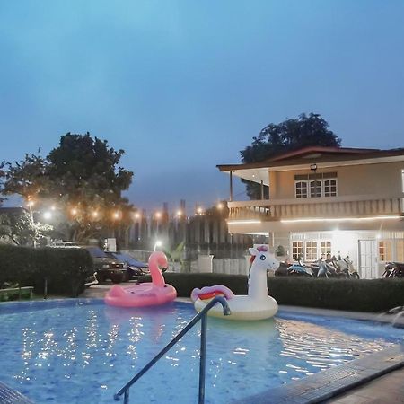 Hotel RedDoorz near Taman Safari 2 Bogor Zewnętrze zdjęcie