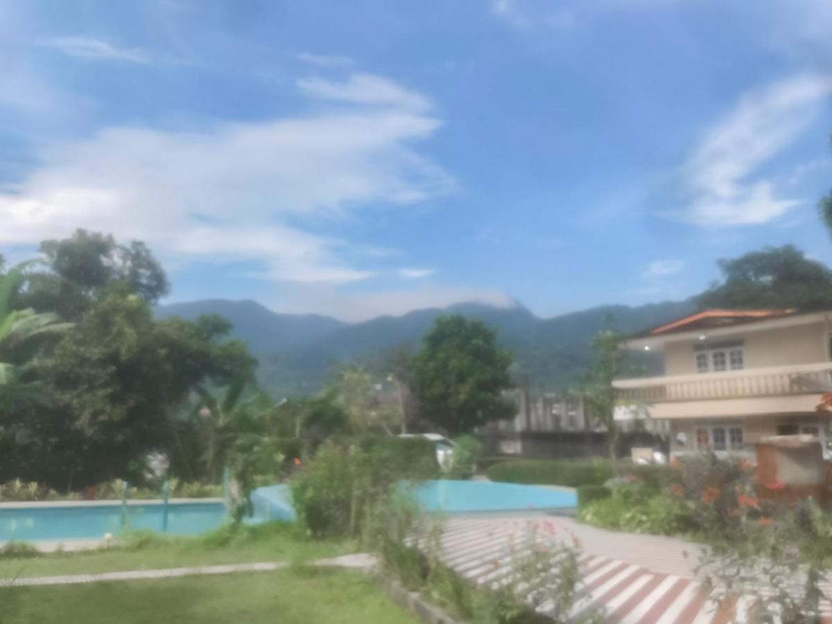 Hotel RedDoorz near Taman Safari 2 Bogor Zewnętrze zdjęcie