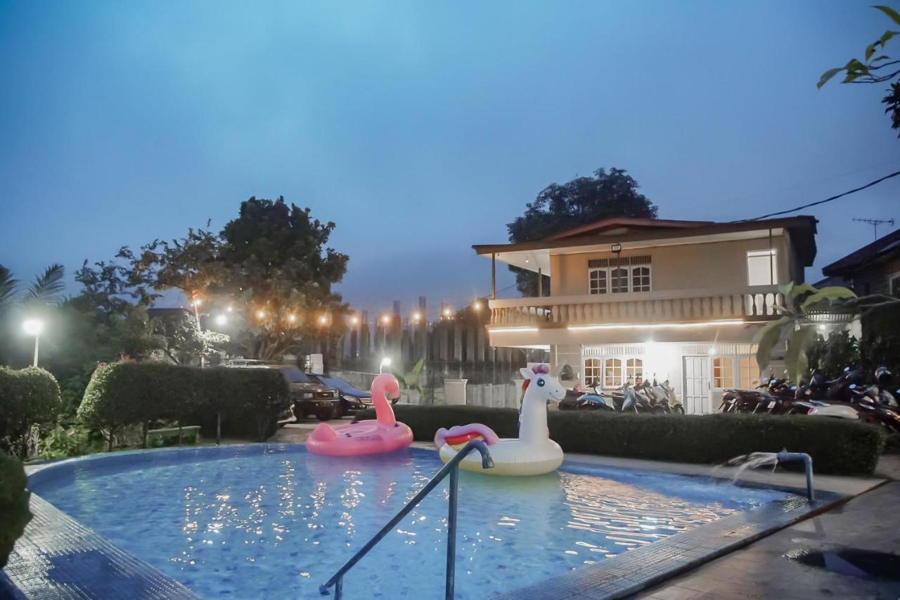 Hotel RedDoorz near Taman Safari 2 Bogor Zewnętrze zdjęcie