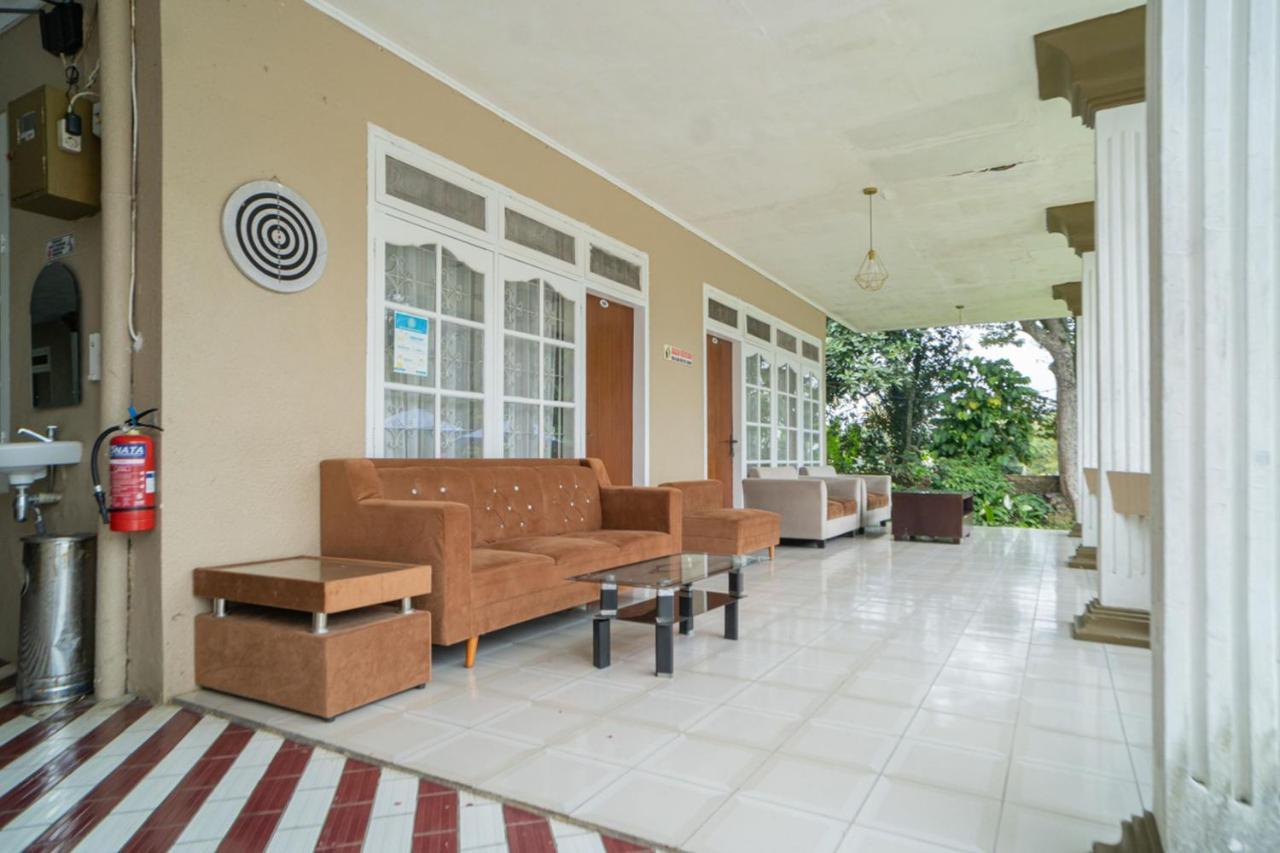 Hotel RedDoorz near Taman Safari 2 Bogor Zewnętrze zdjęcie
