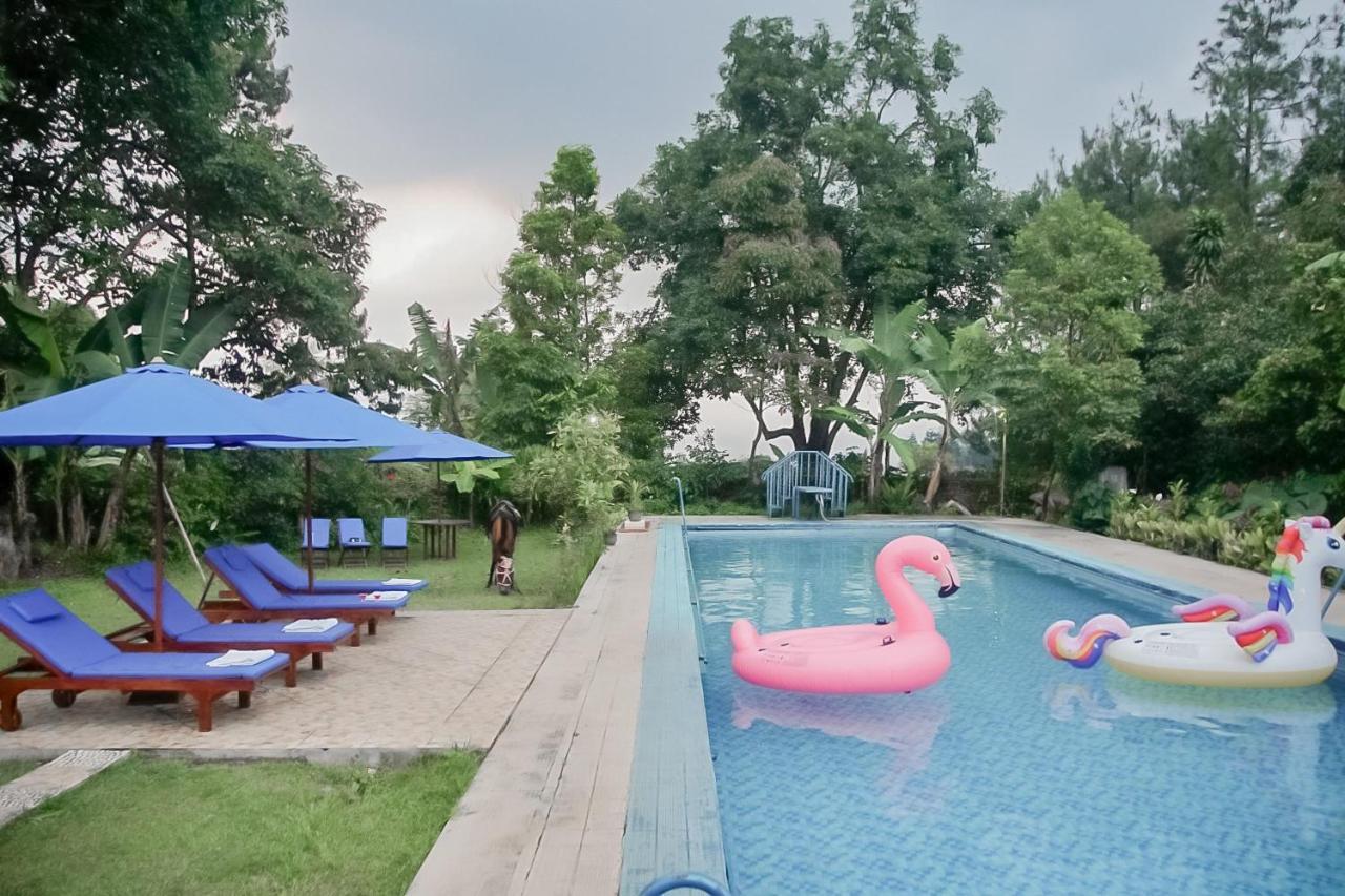 Hotel RedDoorz near Taman Safari 2 Bogor Zewnętrze zdjęcie
